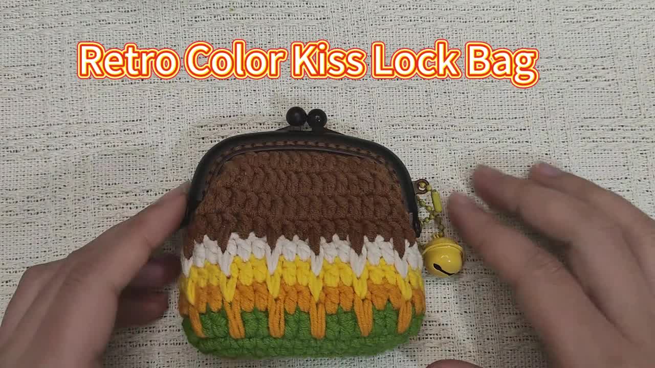 Retro Color Kiss Lock Bag